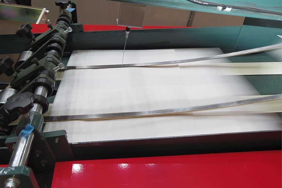 鋁型材擠壓模具用什么材料，鋁型材擠壓模具結(jié)構(gòu)圖解